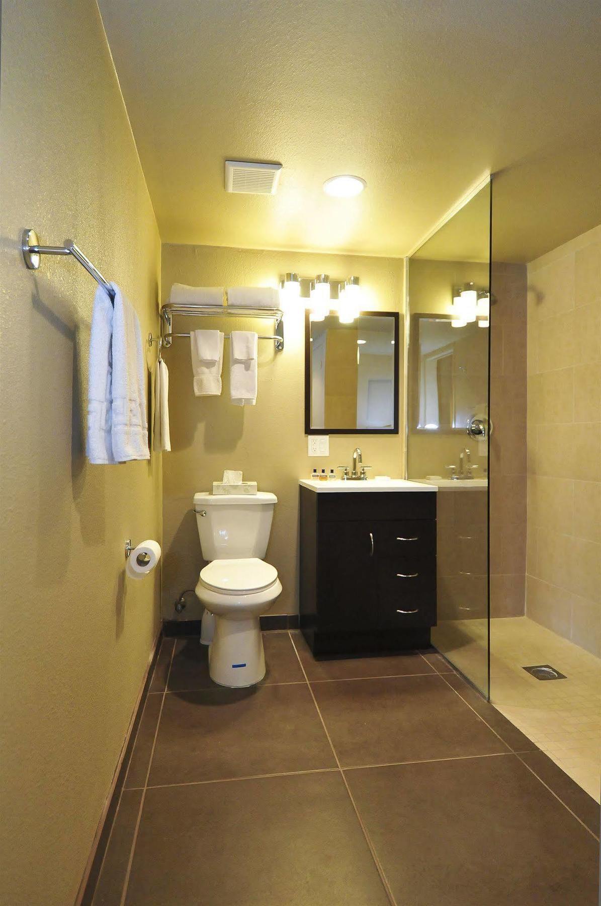Bearfoot Inn - Clothing Optional Hotel For Gay Men Παλμ Σπρινγκς Εξωτερικό φωτογραφία