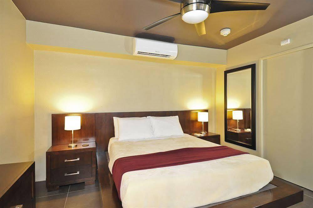 Bearfoot Inn - Clothing Optional Hotel For Gay Men Παλμ Σπρινγκς Εξωτερικό φωτογραφία